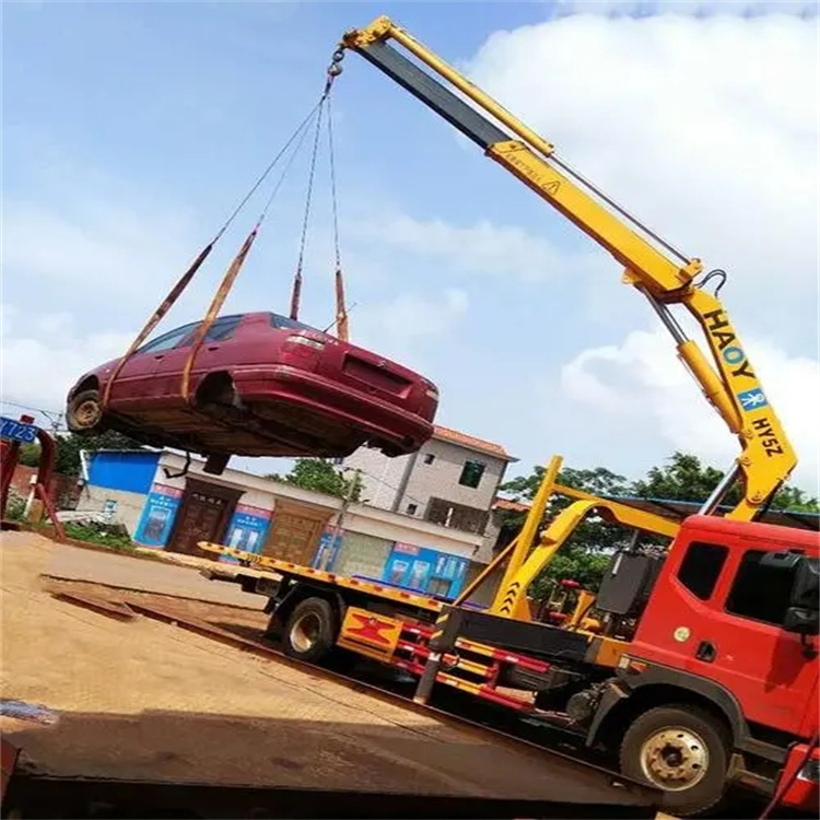 滨海县吊车吊汽车的正确方法